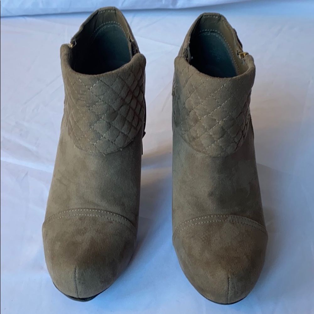 G BY GUESS ROCKET BOOTIES SIZE 9M